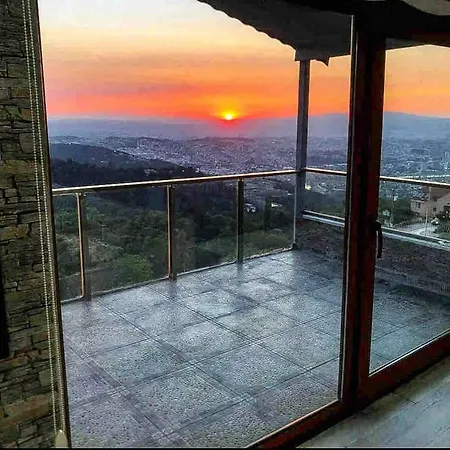 公寓 Unique View, Cozy Attic - Roof 伯萨