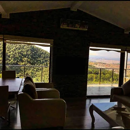 公寓 Unique View, Cozy Attic - Roof 伯萨