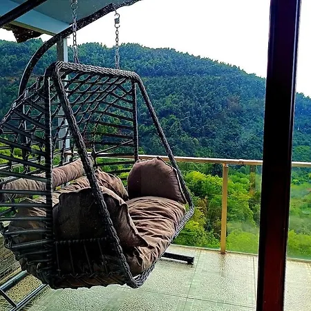 Unique View, Cozy Attic - Roof 公寓 伯萨